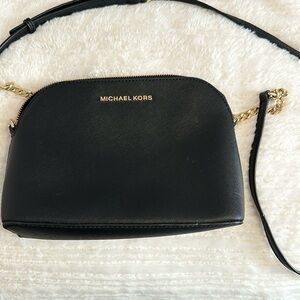 Crossbody Michael kors purse